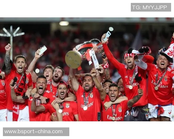 国王杯精彩对决里昂大胜本菲卡点球大战引发全场狂欢