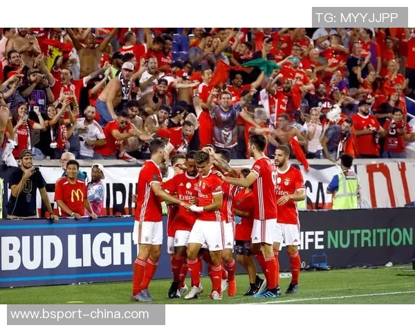 足总杯精彩对决曼联大胜本菲卡绝杀瞬间点燃全场激情