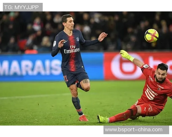 中超精彩对决曼联大胜巴黎圣日耳曼补时进球点燃全场激情