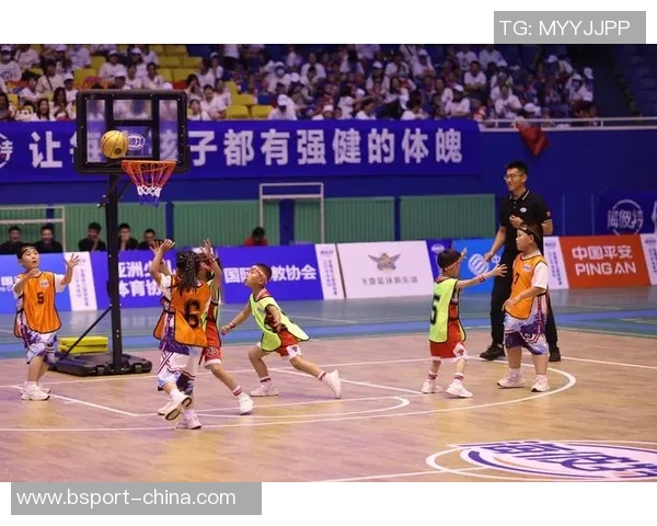 中超精彩对决那不勒斯逆转马竞引发全场热烈欢呼集锦回顾